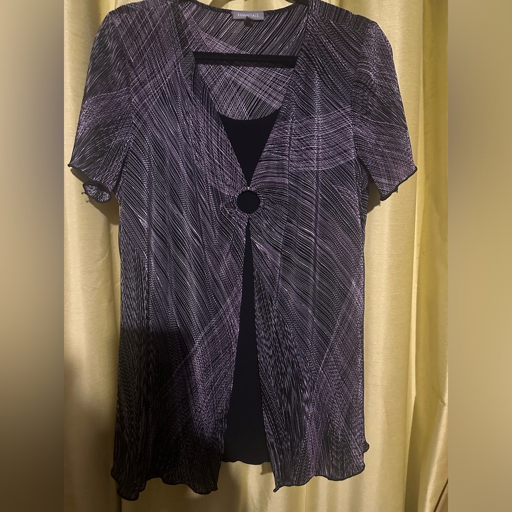 Essentials women size 18/20 blouse excellent condition